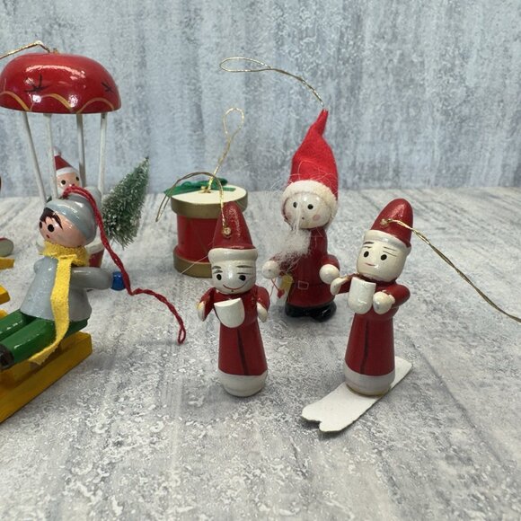 Vtg German Wooden Christmas Ornament Set Erzgebirge Style Santa Balloon Sleigh - Picture 2 of 10